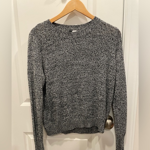 H&M Sweaters - H&M Women’s Sweater in Heather Grey Sz M